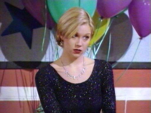  Kelly Bundy 